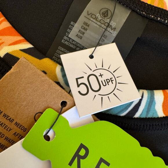 Volcom Women's Size XS Take It Easy Long Sleeve Floral Rash Guard 50 UPF NWT - Picture 6 of 9